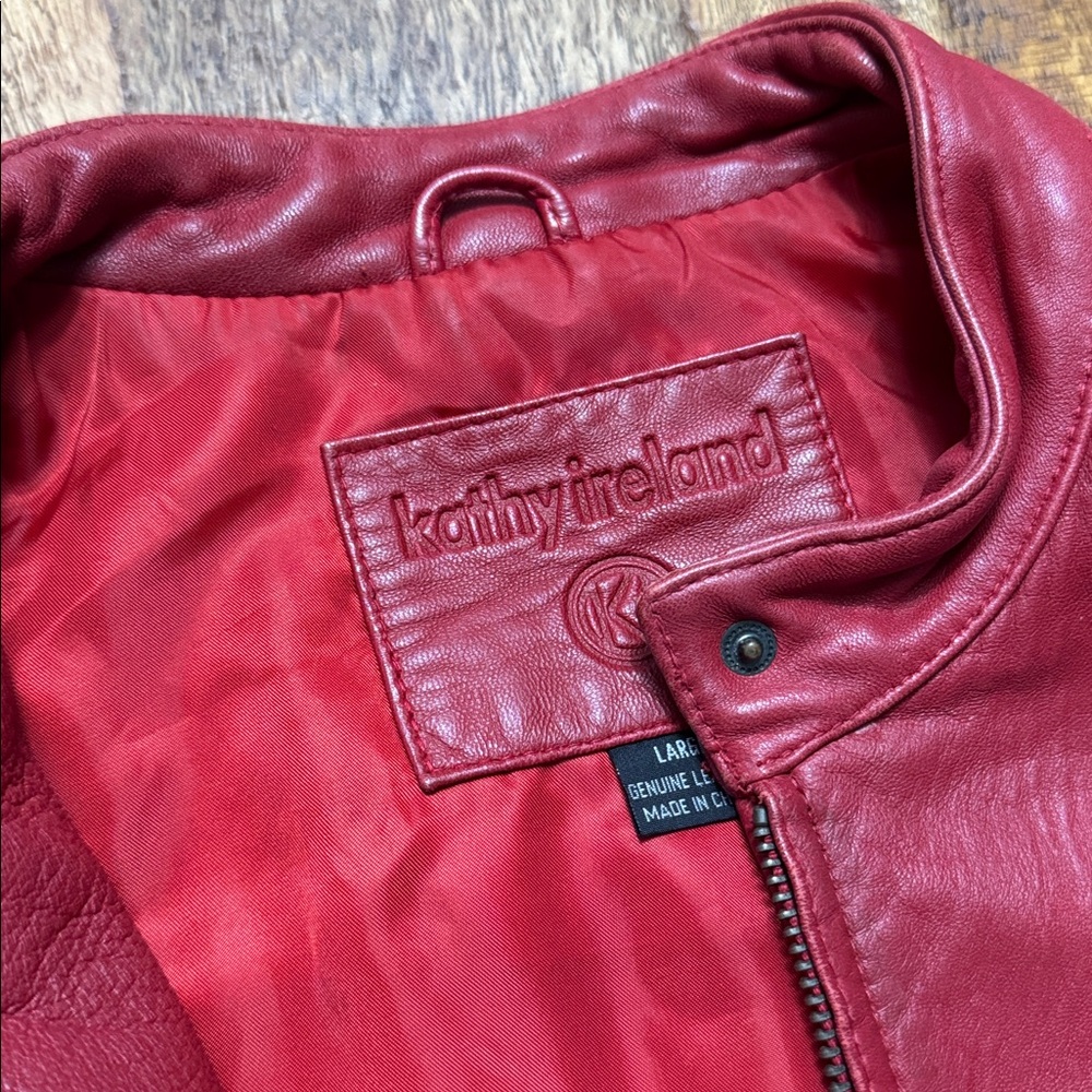 Kathy Ireland genuine leather red vintage zipper jacket - Picture 6 of 9